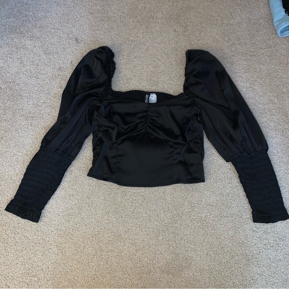 H&M Puff Sleeve Top - Picture 4 of 4
